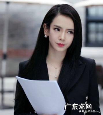 戚薇资料戴墨镜明星照片 头像 戚薇资料