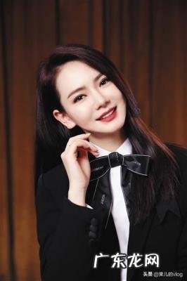 戚薇资料戴墨镜明星照片 头像 戚薇资料