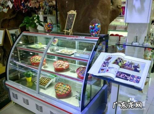 如何开动漫奶茶店能赚钱,奶茶店一年能赚多少?