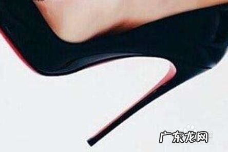 细高跟鞋怎么走得稳,新手怎样学会穿高跟鞋?