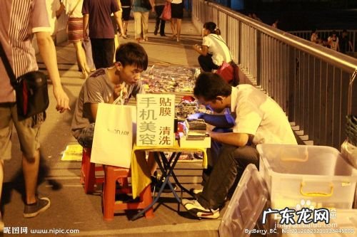 现在有什么工作对学历要求不高但是很赚钱的,什么行业对学历要求高？