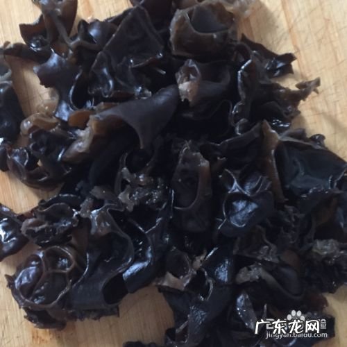 泡木耳最快的方法,如何泡发木耳又大又软?