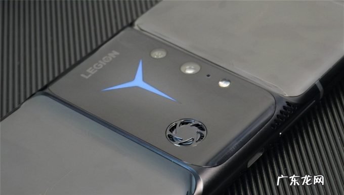 小众手机市场中的小众产品,高颜值高配置,却被市场冷落