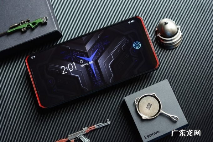 小众手机市场中的小众产品,高颜值高配置,却被市场冷落