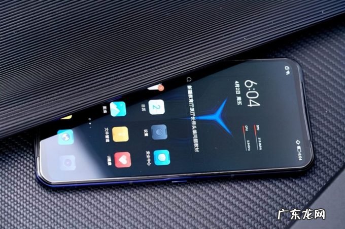 小众手机市场中的小众产品,高颜值高配置,却被市场冷落