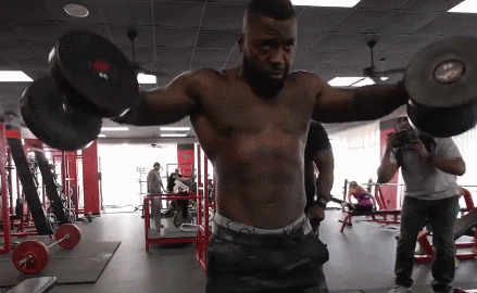 倒三角的身材是训练肩部吗?