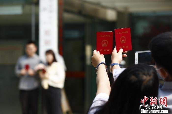 你在脱单盲盒找爱情，他只是想赚你1元钱