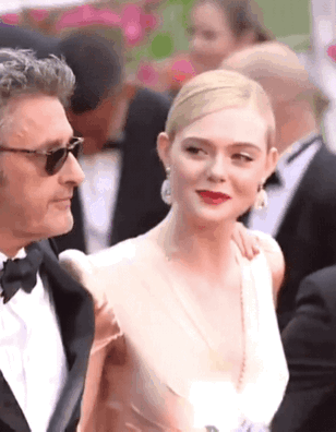 珍妮弗·康奈利 珍妮弗·康奈利