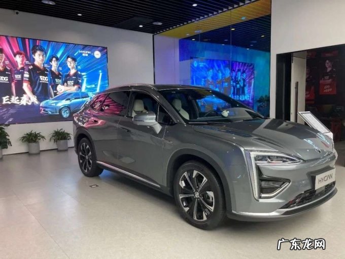 扎心,EDG冠军专属座驾交付 网友:这啥牌子?