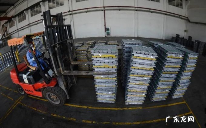 退役20万吨,正规回收只占20%!报废的新能源车电池去哪儿了?