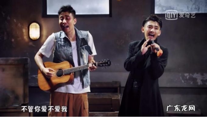 强势碾压《欢乐喜剧人》,豆瓣评分8.0的《一年一度喜剧大赛》凭什么?