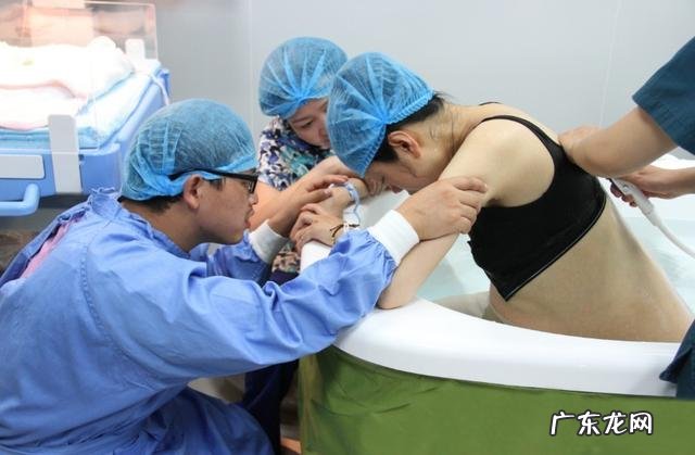 ella为什么水下分娩-ella水上分娩