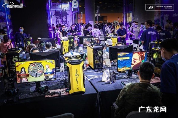 黑白双姬出没：华硕ROG Z690顶级主板秀