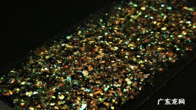 80后科学家用果蔬纤维素制成眼影亮片!无毒可降解