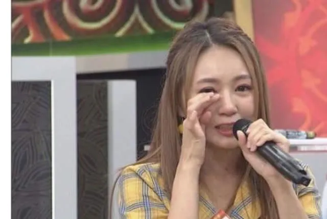 黑涩会丫头奶茶 黑涩会丫头