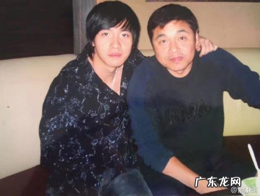 俞灏明家里是做什么的 俞灏明爸爸做什么的