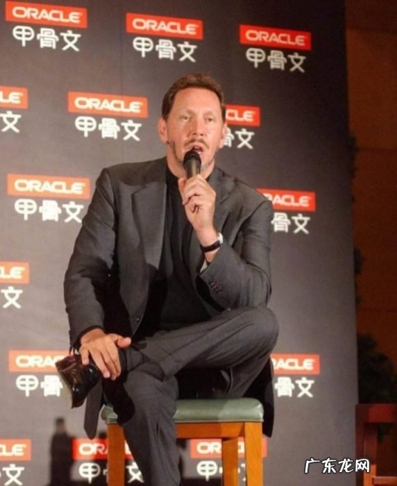 美国“狂妄首富”埃里森,叫板比尔盖茨,扬言轰炸微软总部