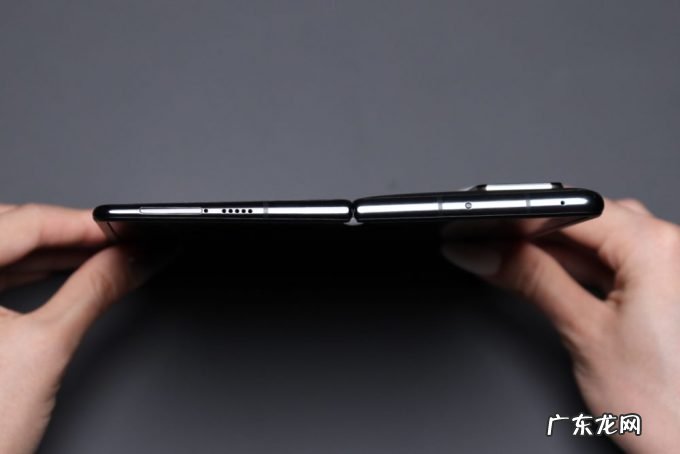 华为手机不放弃!Mate X2典藏版发布,麒麟9000再现!