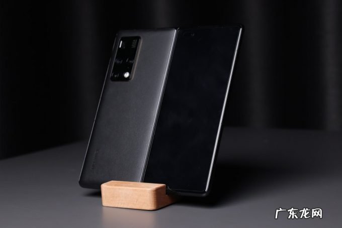 华为手机不放弃!Mate X2典藏版发布,麒麟9000再现!