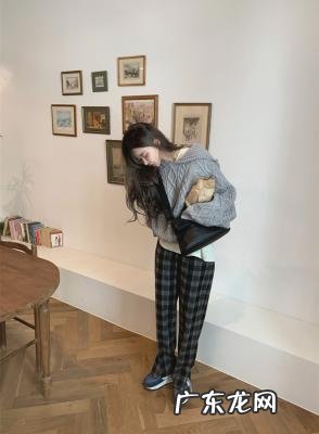 风衣搭配什么裤子和鞋子 格子裤子配什么鞋