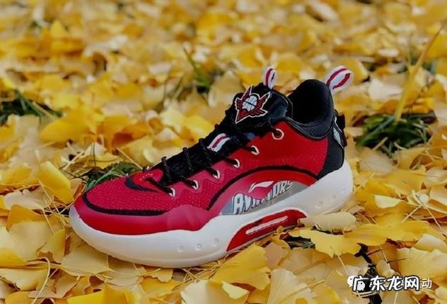 闪击8代实物图美翻,反伍2代低帮版简洁,国产设计还得看李宁