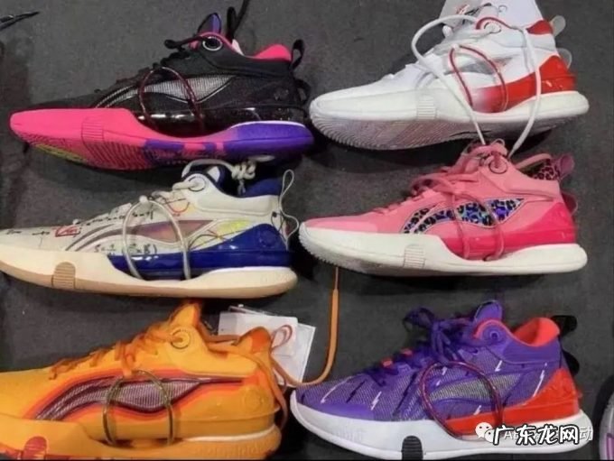 闪击8代实物图美翻，反伍2代低帮版简洁，国产设计还得看李宁