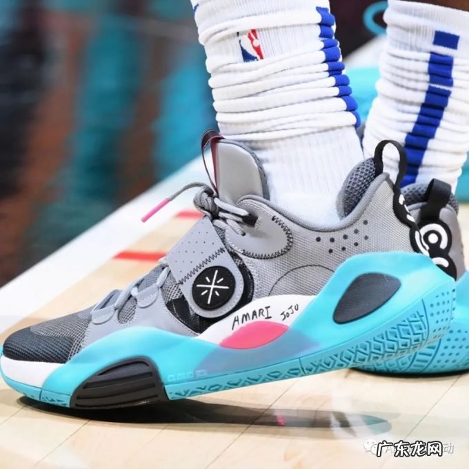 闪击8代实物图美翻,反伍2代低帮版简洁,国产设计还得看李宁