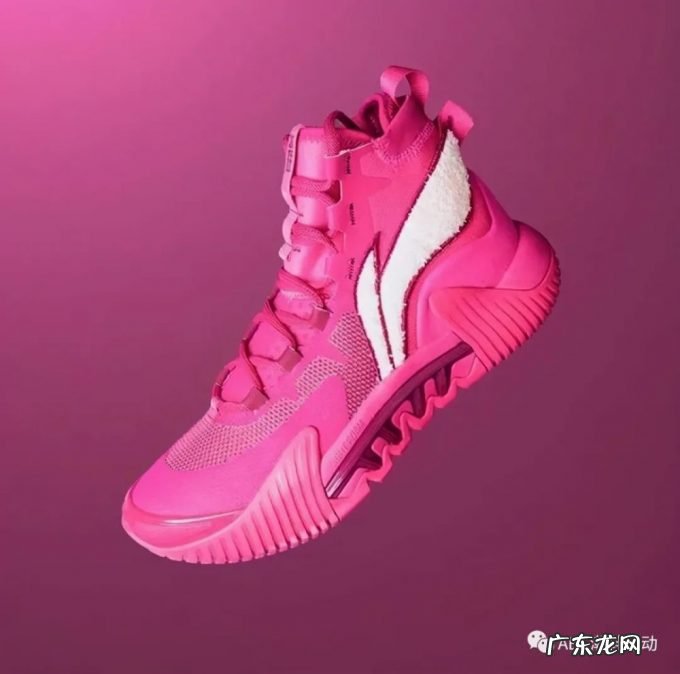 闪击8代实物图美翻,反伍2代低帮版简洁,国产设计还得看李宁