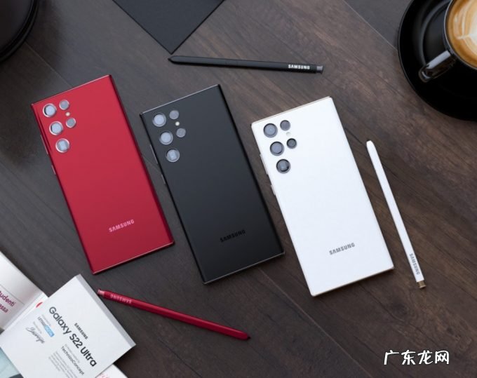 三星65W充电器曝光:三接口设计