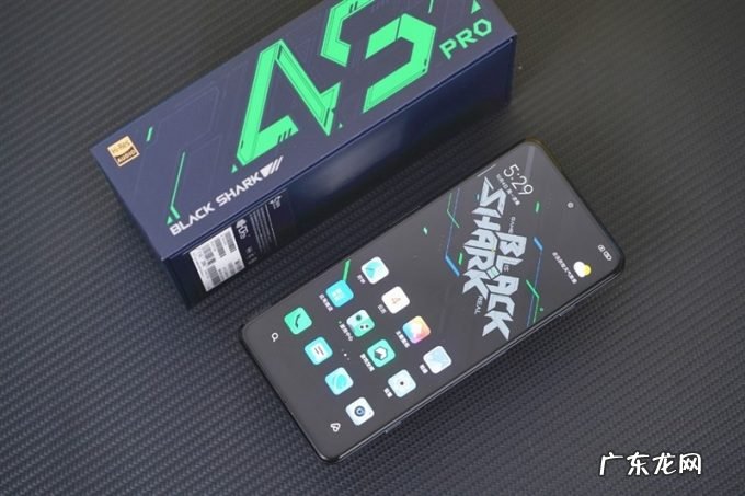 跑分双双破百万！黑鲨4S Pro评测：武装到牙齿的游戏机皇