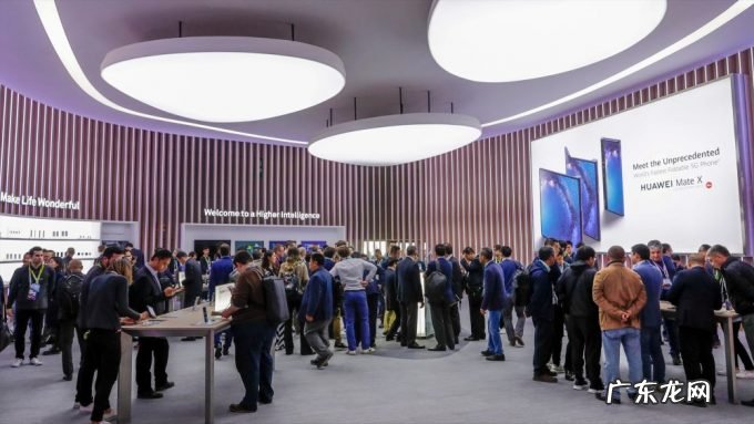 华为戏耍美国人，在售机型打100％折扣，一句话让老外破防！