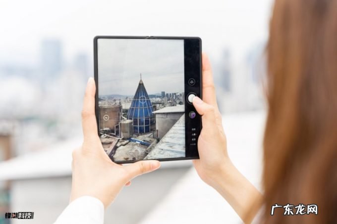 华为Mate X2典藏版：软硬结合，接近完全体的折叠屏