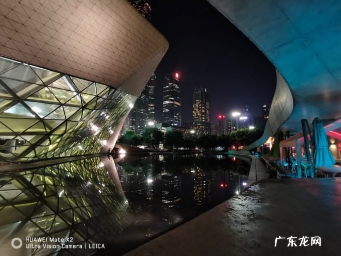 华为Mate X2典藏版:软硬结合,接近完全体的折叠屏