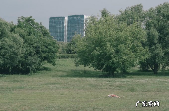 孤独十级,无人倾诉:莫斯科年轻人选择为自己租个朋友