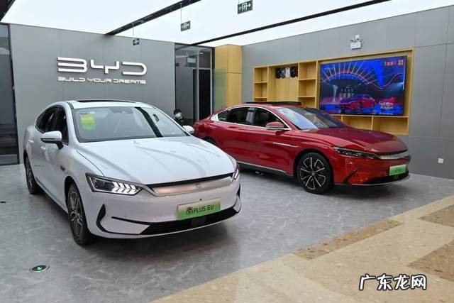 比亚迪秦Pro地库“爆炸”,混动车也不安全了