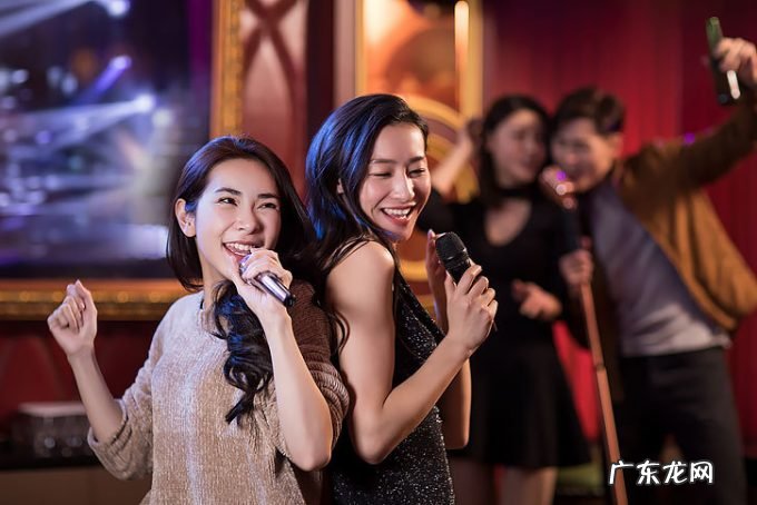 KTV店持续减少?曾是年轻人的聚会圣地,如今为啥都不喜欢去了?