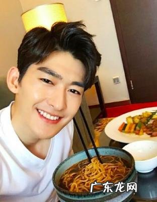 张翰一家三口资料 张翰的资料