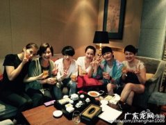 张翰李菲儿忘关话筒 张翰李菲儿