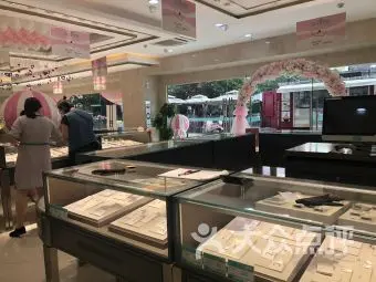 曼卡龙什么档次的品牌？钻戒为什么那么便宜？