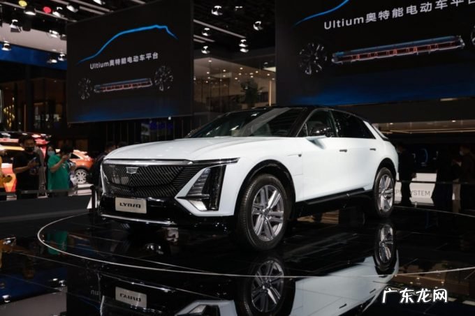 车企内卷,“新能源车原住民”争夺赛开始加速