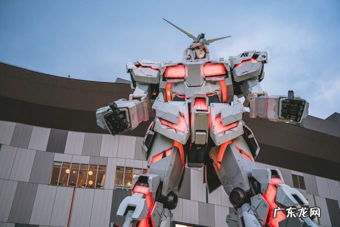 车企内卷,“新能源车原住民”争夺赛开始加速