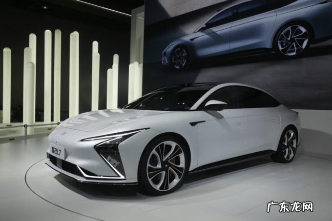 车企内卷,“新能源车原住民”争夺赛开始加速