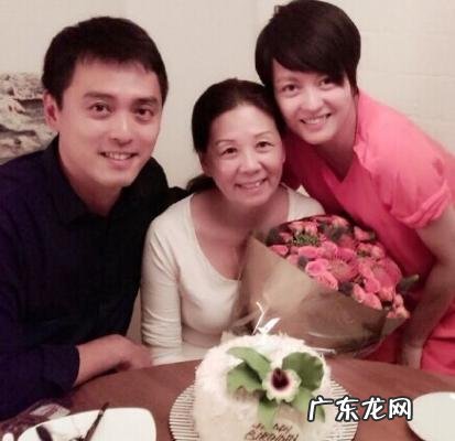 梁咏琪弟弟洗澡关系好,一起 梁咏琪弟弟