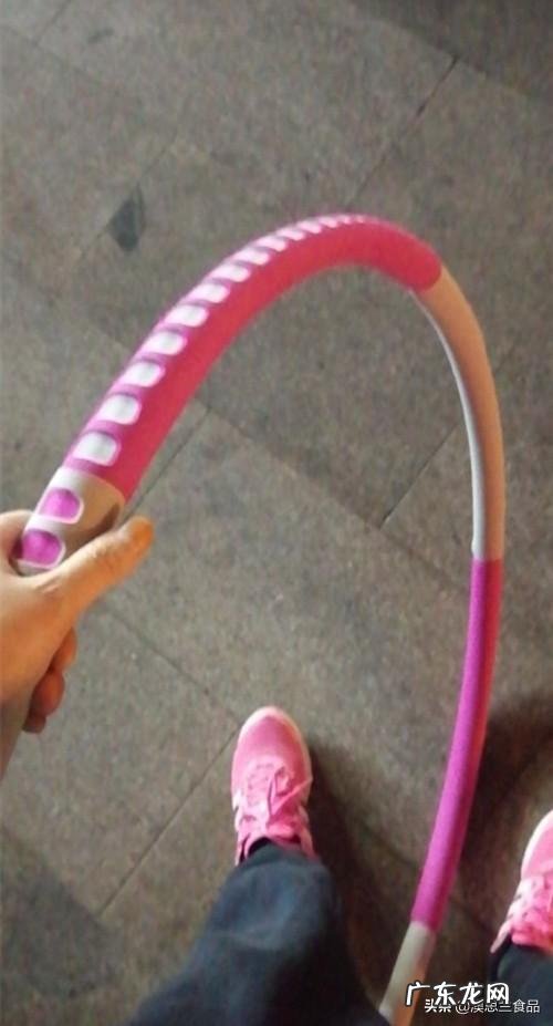 摇呼啦圈可以让腰部线条更好看吗?动作有什么需要注意的?