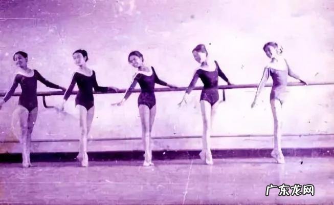 斯琴格日乐与臧天朔合唱 斯琴格日乐与臧天朔