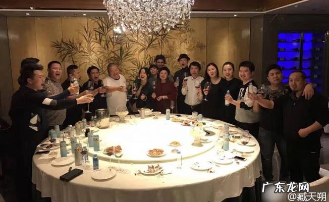 斯琴格日乐与臧天朔合唱 斯琴格日乐与臧天朔