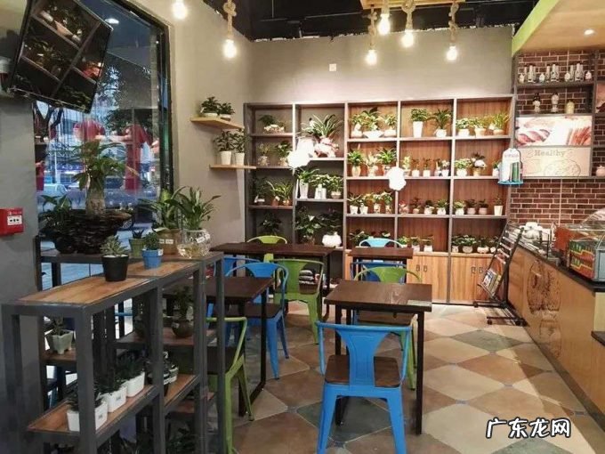 陈发树抛售零售“主业”，新华都退场？