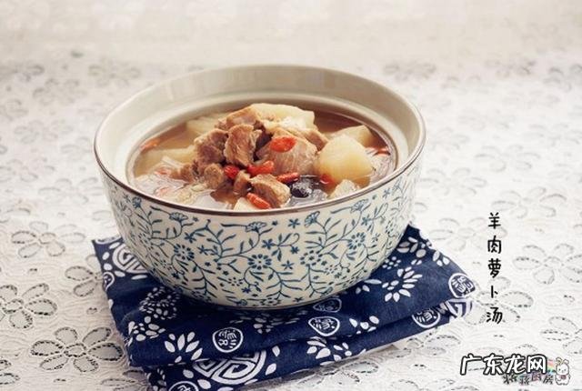 冬天的白菜汤是怎么做的 冬天,需要一锅浓汤,你有什么温暖冬天的菜谱吗?