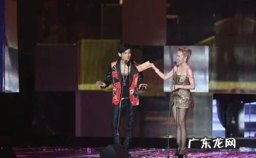 倒带和彩虹歌词合起来 倒带和彩虹