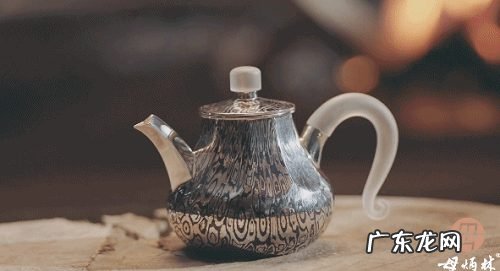 传承人母炳林借短视频展示制银工艺,抖音电商助力非遗传承与保护